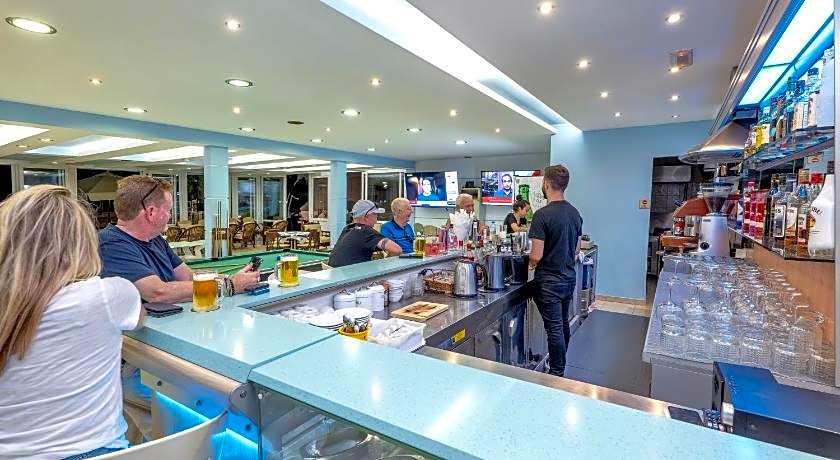 Anixis Hotel & Apartments