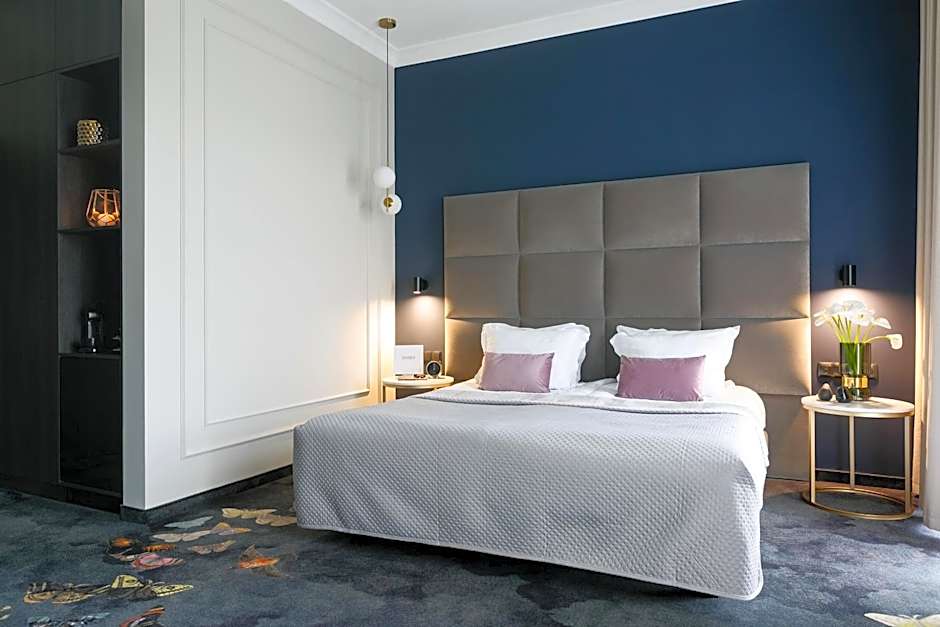 Queen Boutique Hotel