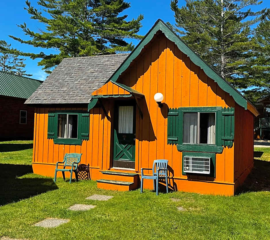 Cabins of Mackinac & Lodge