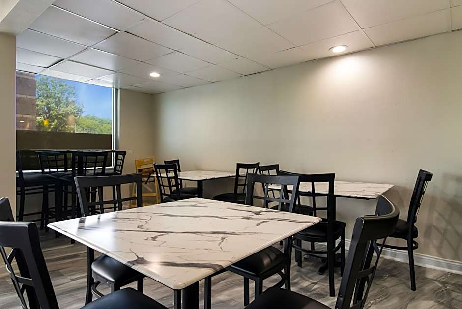 Quality Inn Aurora - Naperville Area