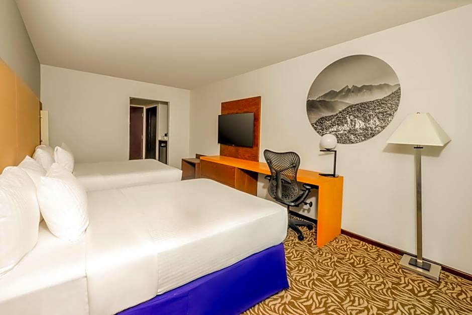 Krystal Urban Monterrey San Jeronimo