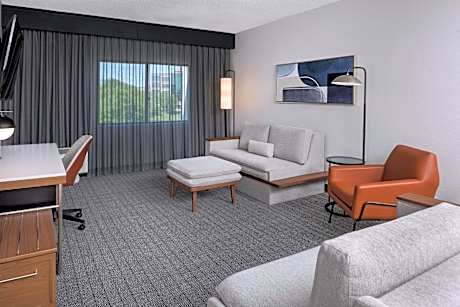 Courtyard by Marriott Charlotte Ballantyne