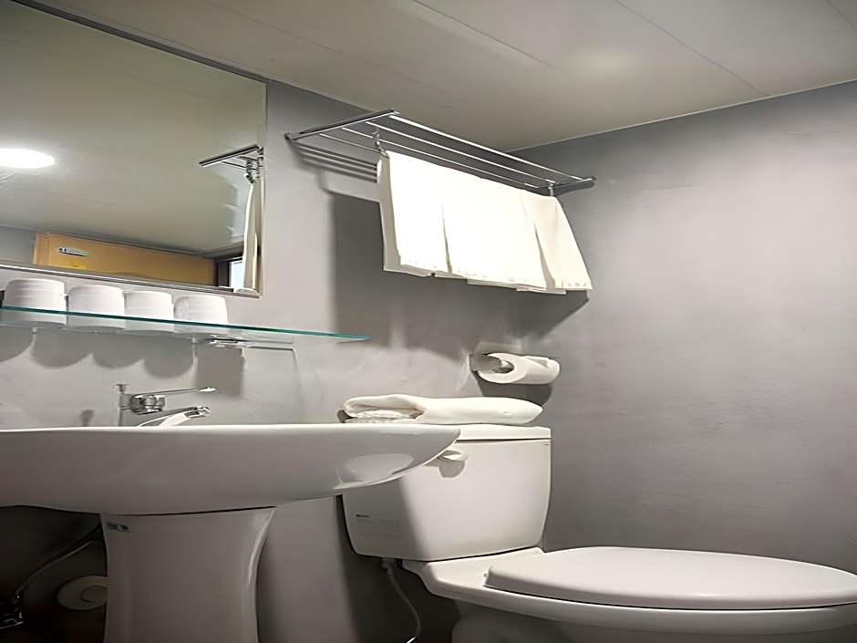 Cloud Izumi Cozy Inn