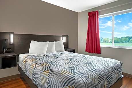 1 Queen Bed | Micfridge, Non-smoking