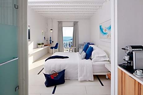 White Bliss with Private Pool