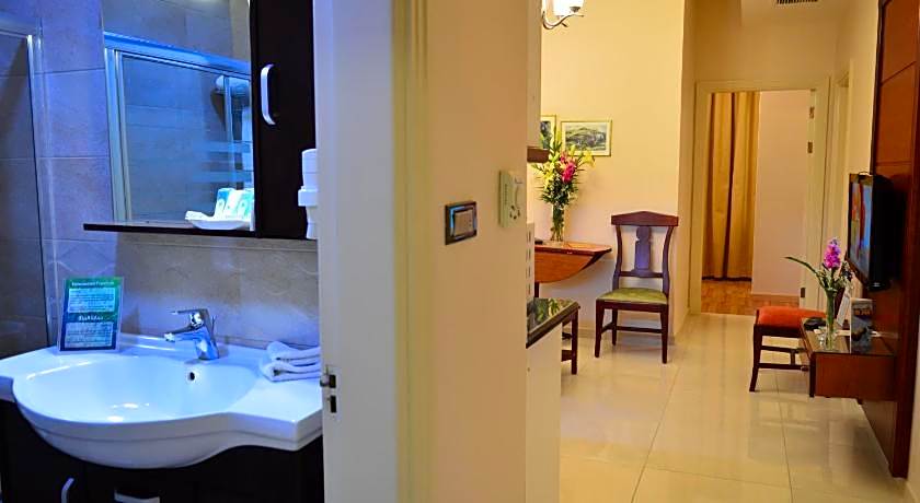 Comfort Hotel Suites