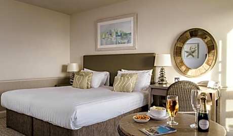 Family Room, Sea View (Superior) (1 King Bed or 2 Twin Beds and 2 Twin Murphy Beds)