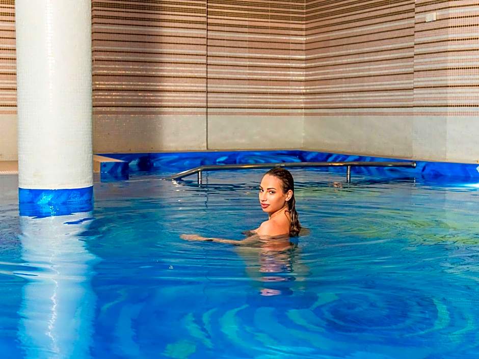 Cosmopolitan Hotel & Wellness