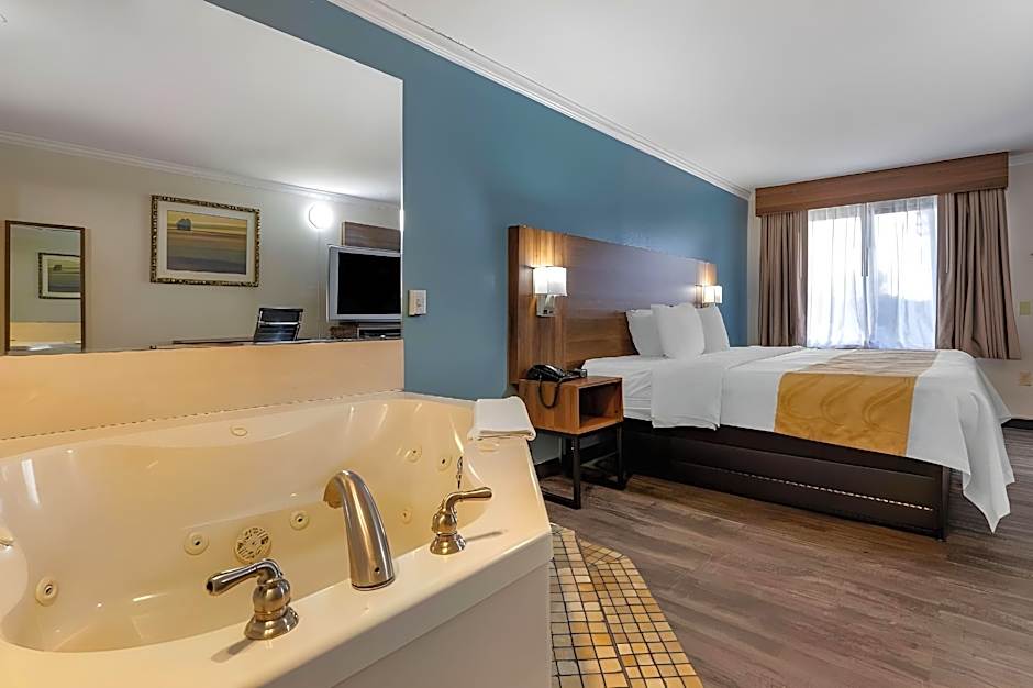 Quality Inn & Suites Ft. Jackson Maingate
