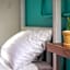 BED Friends Poshtel
