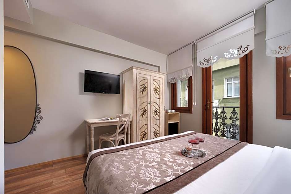 taksim çamdalı suit