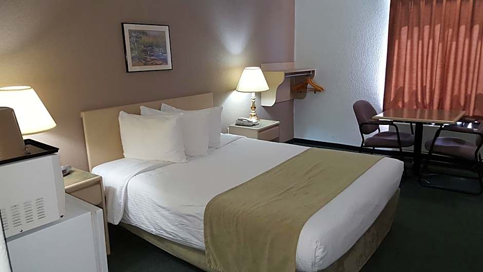 Super 8 by Wyndham Pincher Creek AB