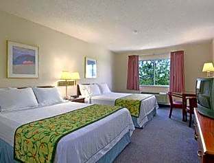 Clarion Pointe Mattoon Near University