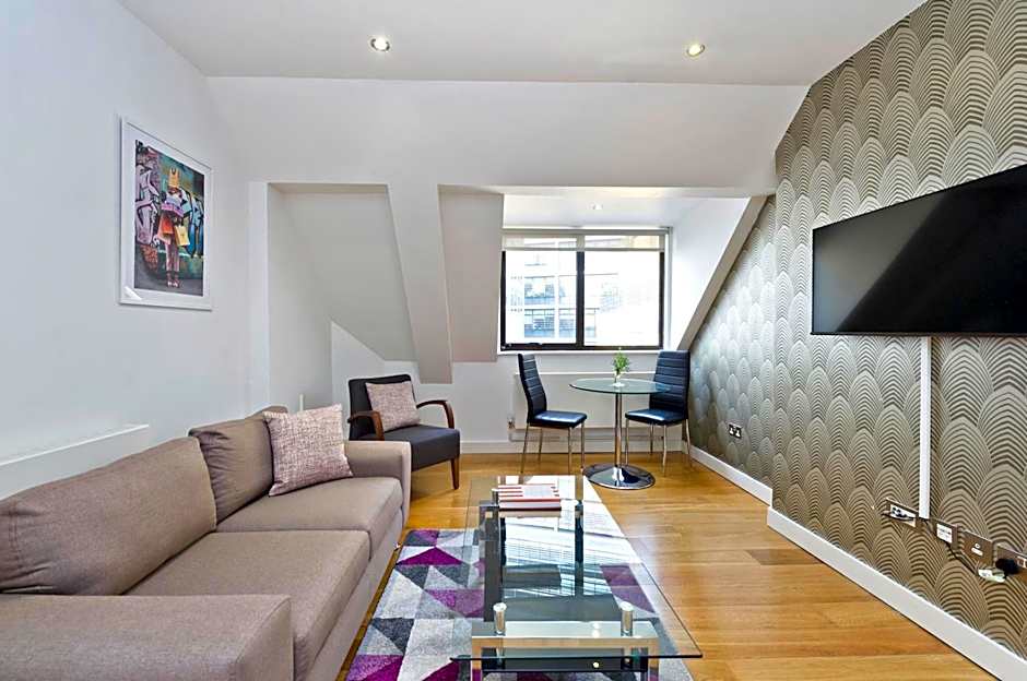 Red Lion Court by City2Stay