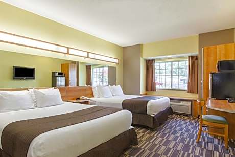 Queen Room with Two Queen Beds - Non-Smoking