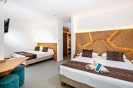 Quadruple Room with Balcony