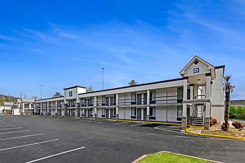 Quality Inn Dalton East