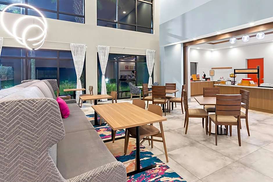 Hampton Inn By Hilton & Suites Pensacola/I-10 Pine Forest Road