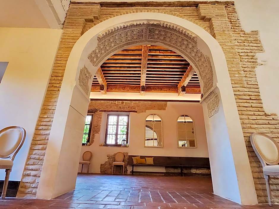 Casa del Armiño - Historic Boutique Hotel in Toledo Old Town
