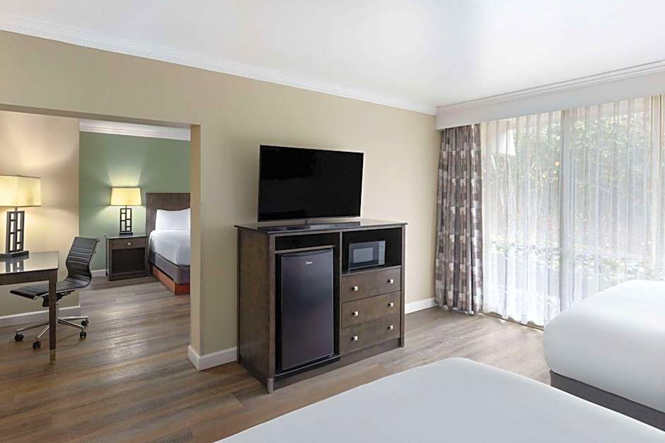 Travelodge by Wyndham Monterey Bay
