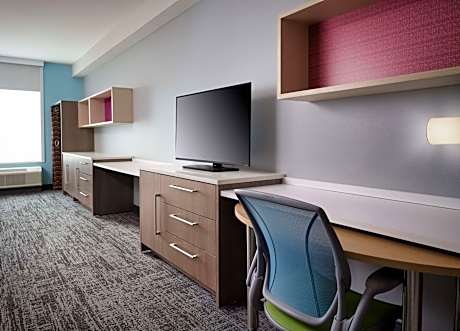 Queen Studio with Two Queen Beds - Mobility and Hearing Access/Non-Smoking