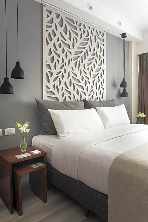 Rochester Hotel Classic