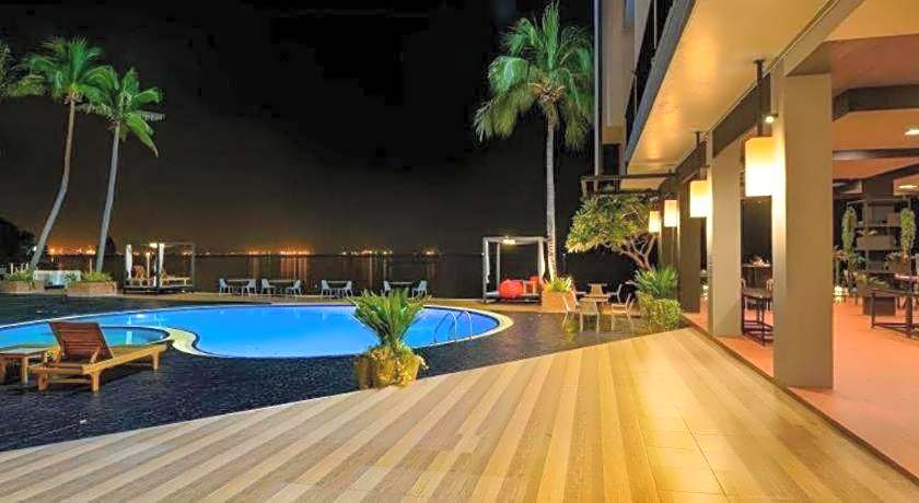 The Loft Seaside Sriracha Hotel