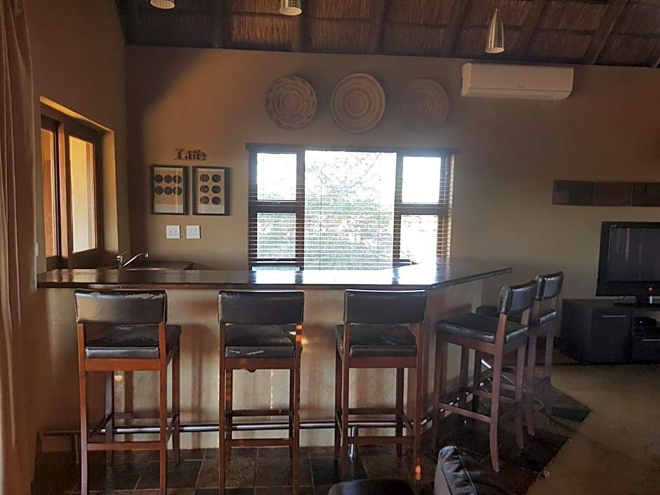 Zebula Golf and Wildlife Estate - Squirrel Pandemonium Pax 12 - Moi Signature Luxury villa