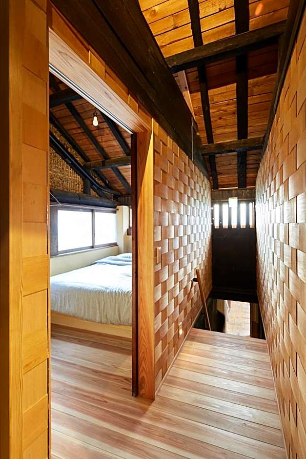 Hostel & Tatami Bar Uchikobare -内子晴れ-