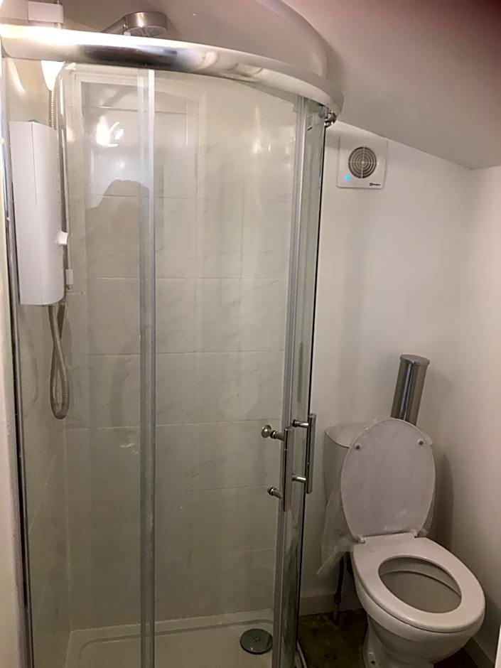 Woodland Cabin With private Wood-Fired Hot-Tub