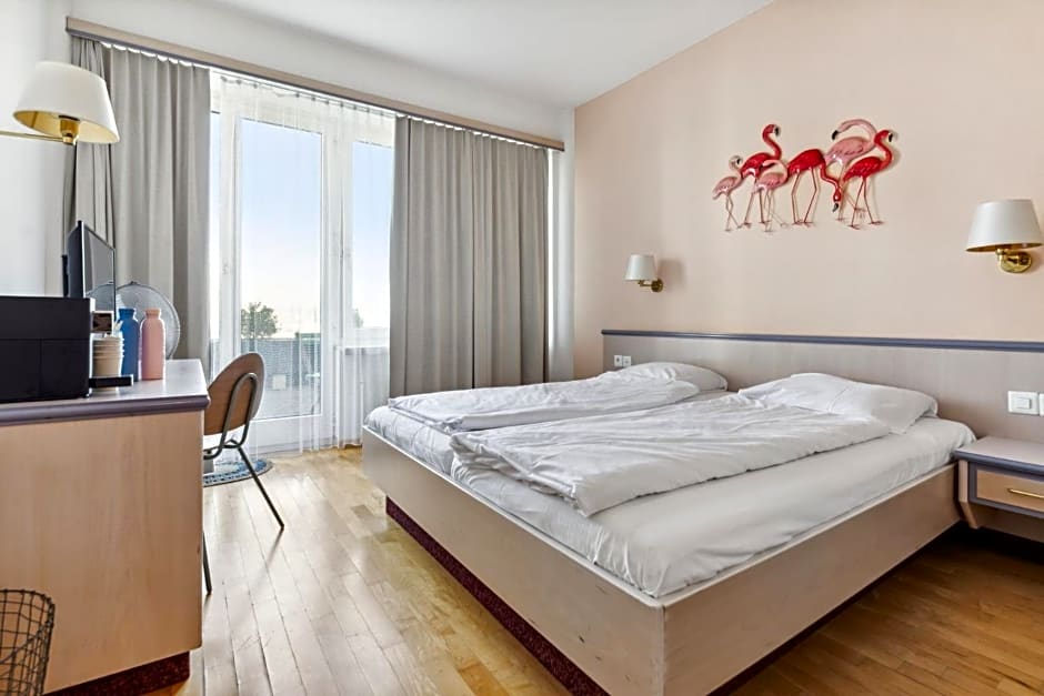 becozy du Lac Self-Check In Hotel Riviera Edition
