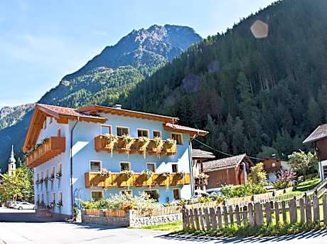 Tirolerhof - Appartementhaus