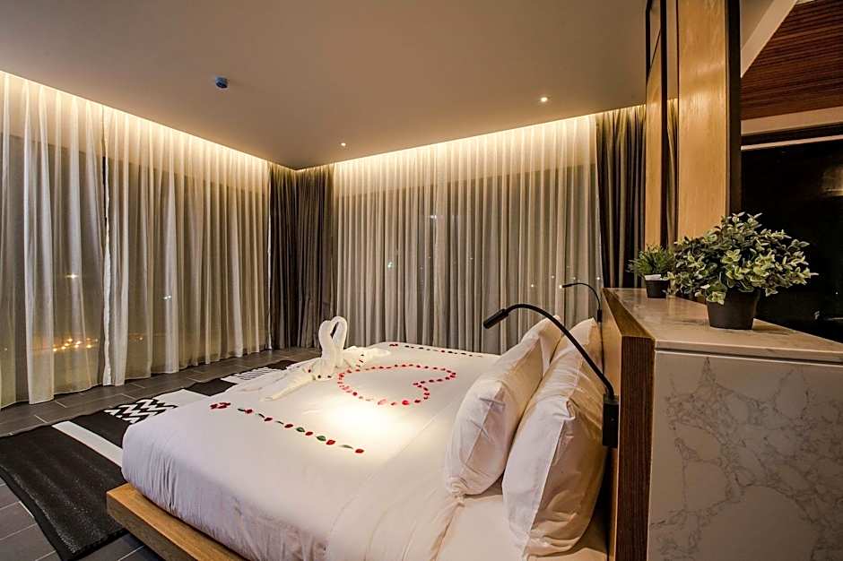 The Gallery Hotel Naiharn