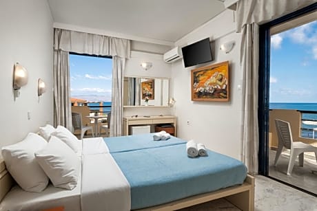 Standard Twin Room with Sea View
