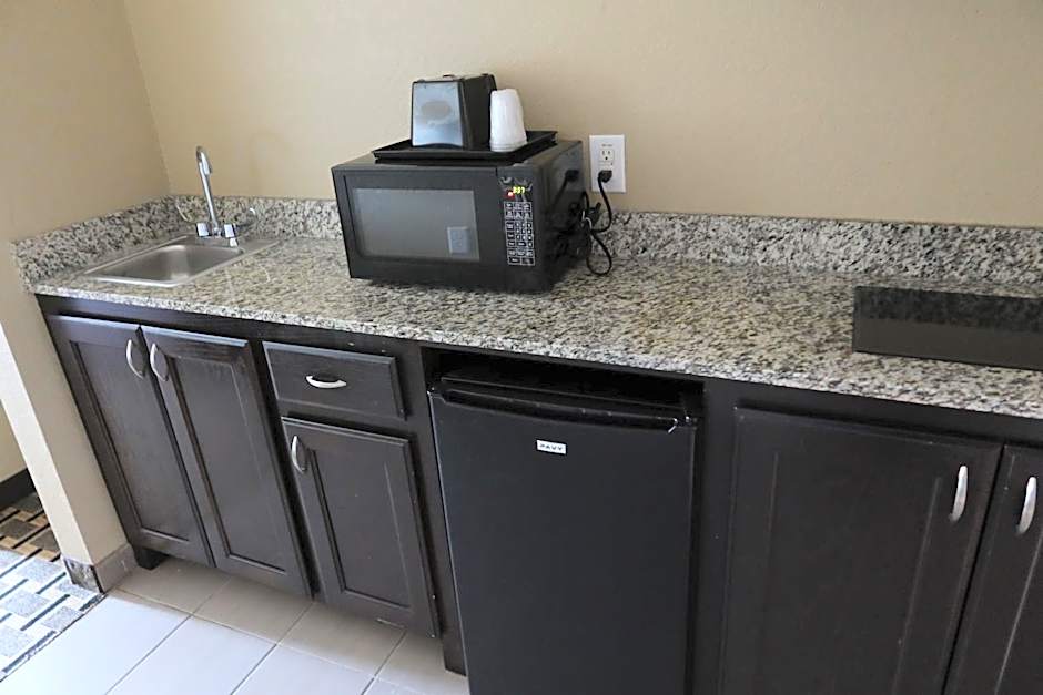 West Worth Inn & Suites White Settlement