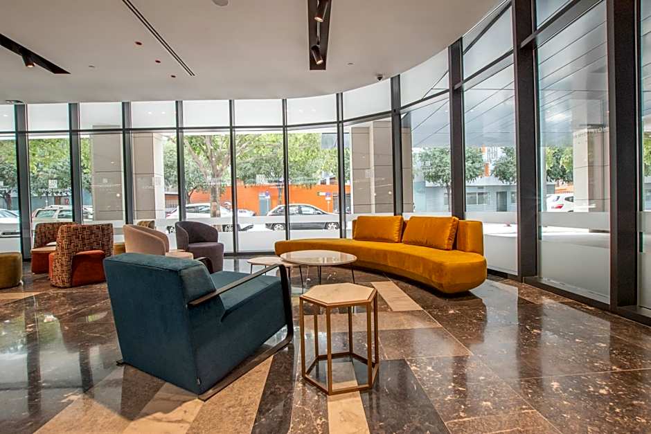 Hotel Giralda Center