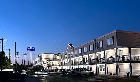 Baymont Inn and Suites by Wyndham Columbus / Near OSU