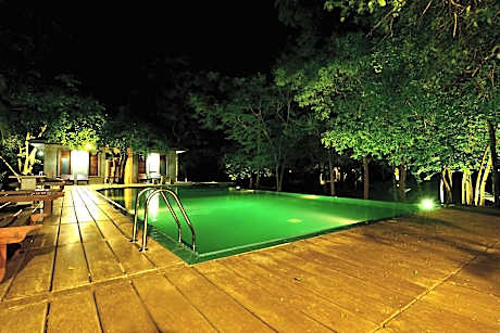 Nil Diya Mankada Safari Lodge