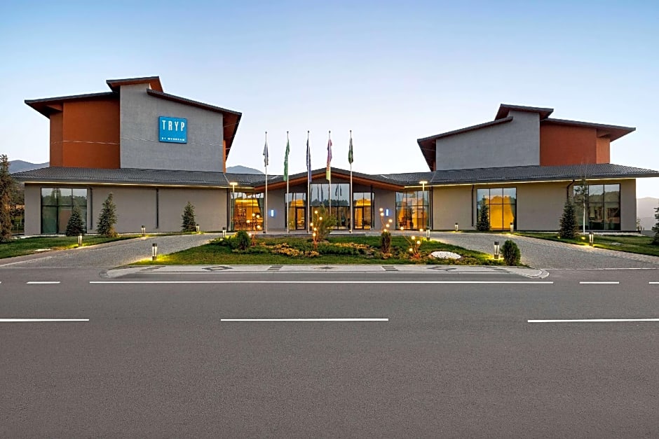 Tryp by Wyndham Zomin