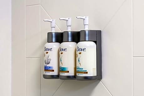 Standard Queen Room with Shower - Mobility/Communications Accessible