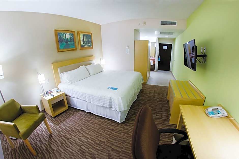 Excellence Express & Suites