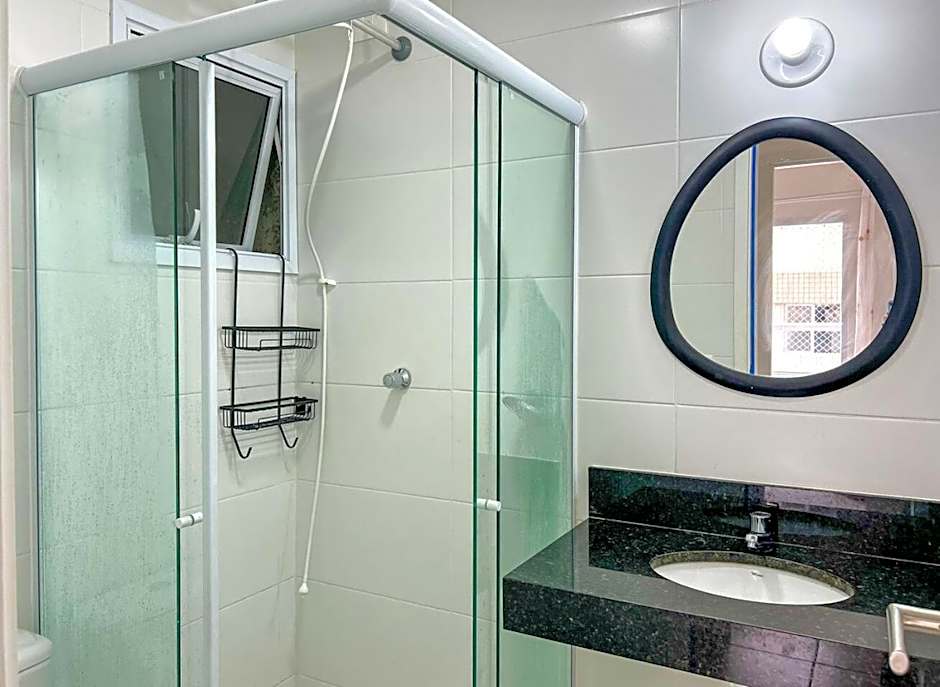 Apto com WiFi a 220m da Praia da Guilhermina SP