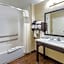 La Quinta Inn & Suites by Wyndham Artesia
