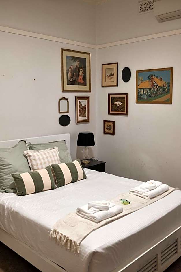 Manly Waves Studios & Apartments