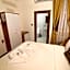 Royal Gur Hotel