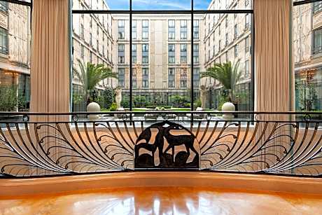 Prestige Eiffel Tower View Room