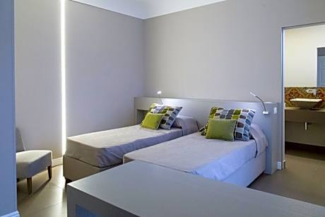 Studio - Separate Beds