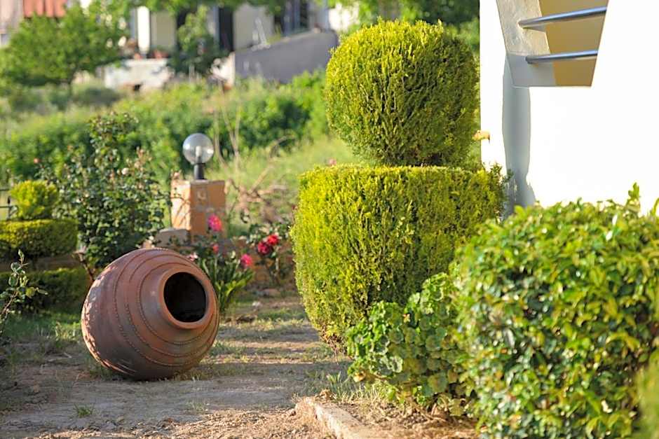 Hotel Dina - Ξενοδοχείο Ντινα