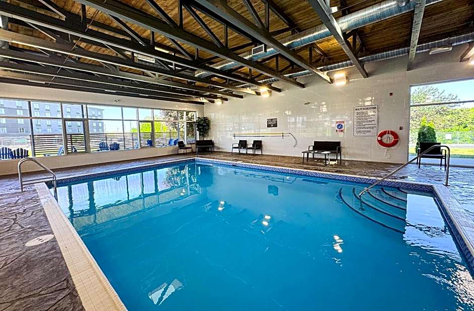 Comfort Suites Kingston Central