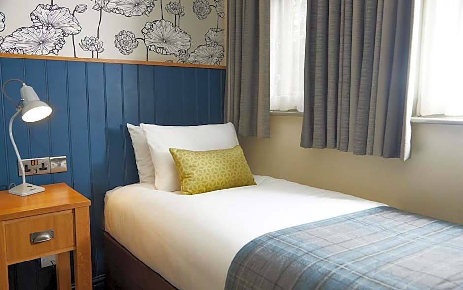 Red Lion Hotel by Greene King Inns